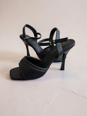 CHASE AND CHLOE Black Sandals Heels Size 8